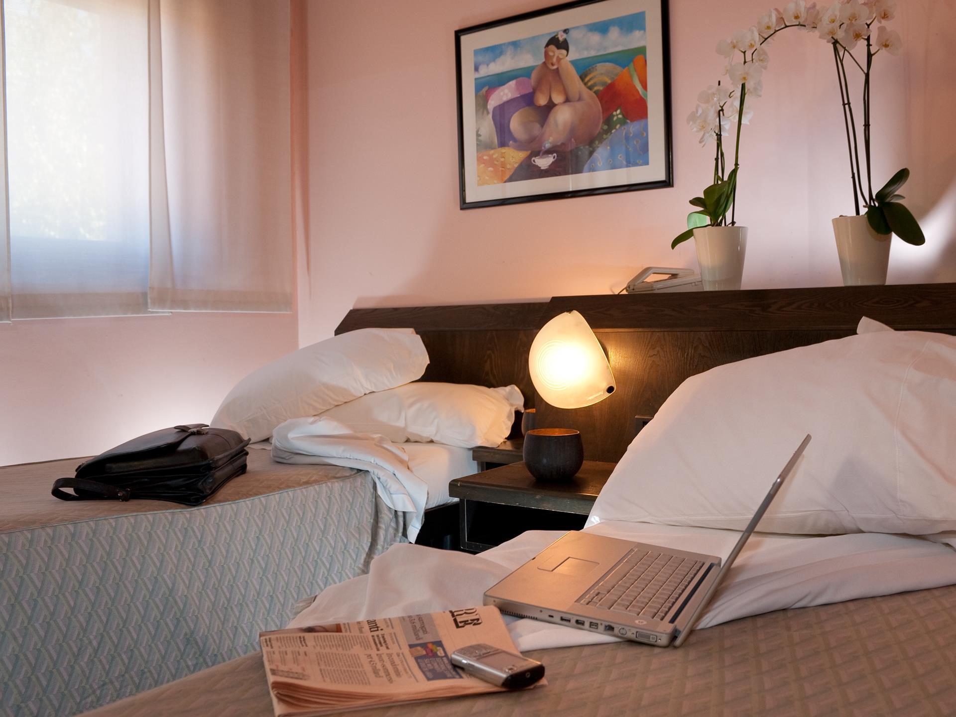 Hotel Comtur Binasco Quarto foto